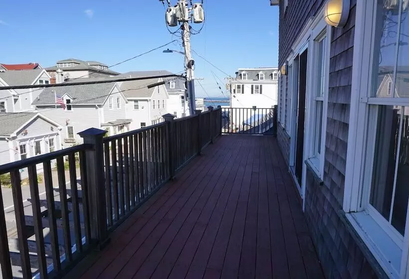 Majatalo The Hendrickson House