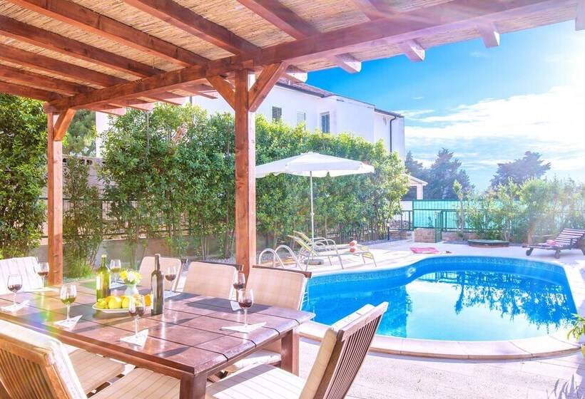 פנסיון Villa Mare