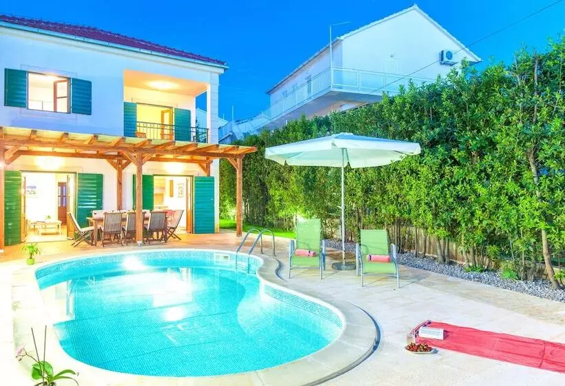 پانسیون Villa Mare