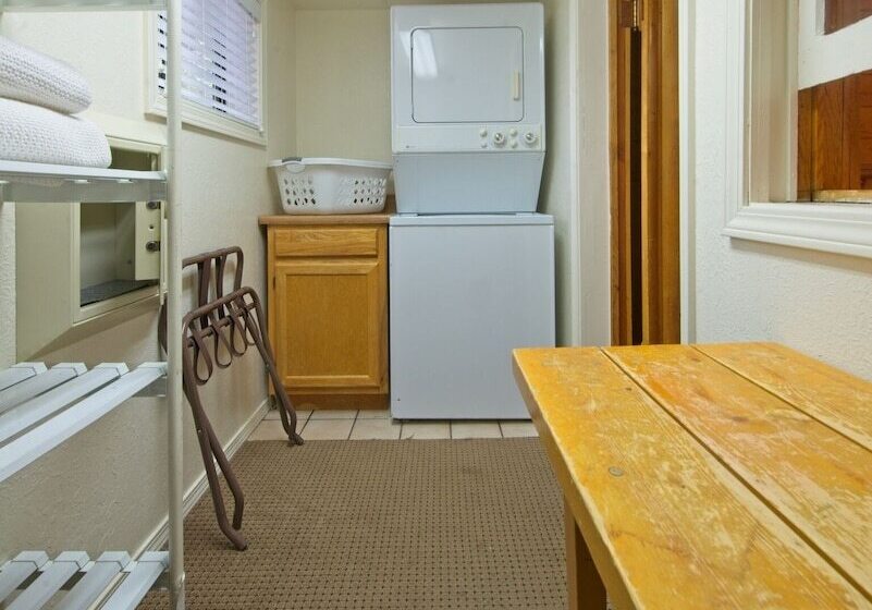 Private Mountain Casita Cabin