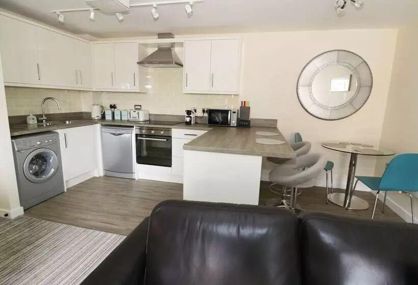 5 Windermere