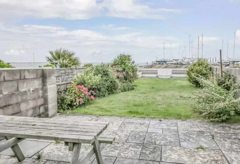 Driftwood, 23 Roa Island