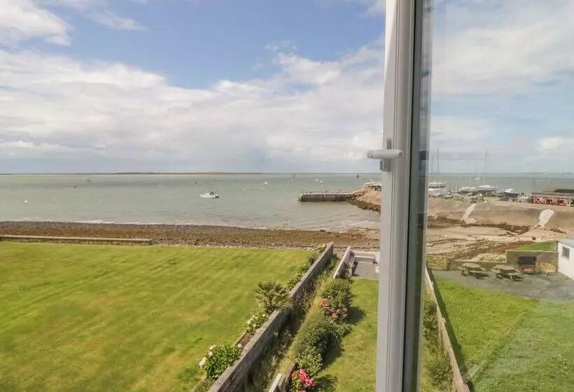 Driftwood, 23 Roa Island