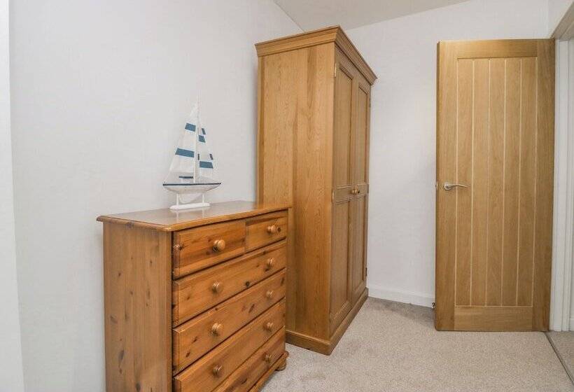 Driftwood, 23 Roa Island