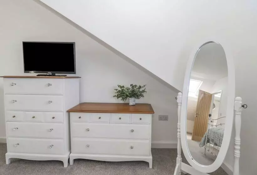 Driftwood, 23 Roa Island