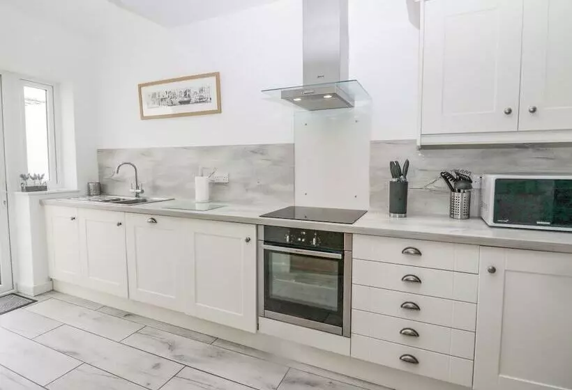 Driftwood, 23 Roa Island