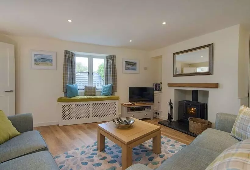 Junket Cottage