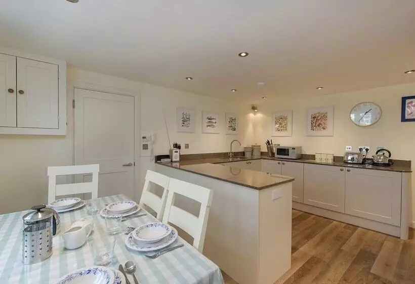 Junket Cottage