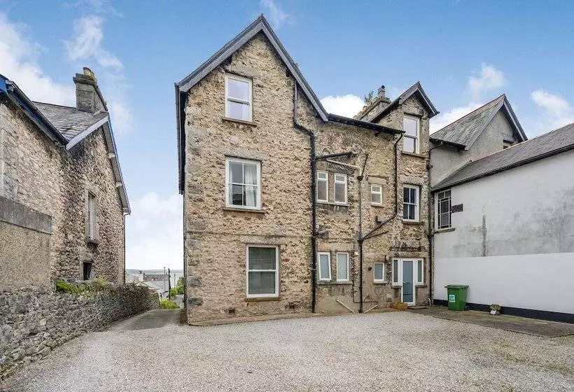 1 Flaxford House