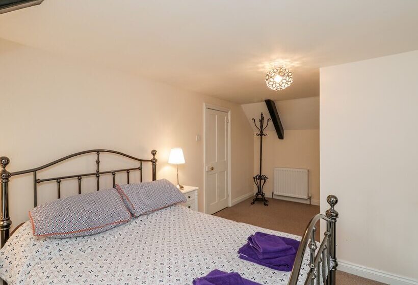 Airy Hill Old Farmhouse