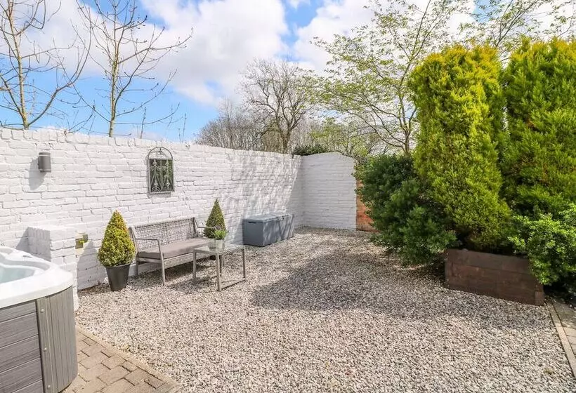 Netherfield Cottage