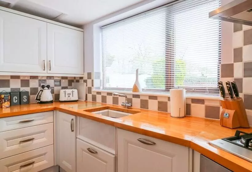 Netherfield Cottage