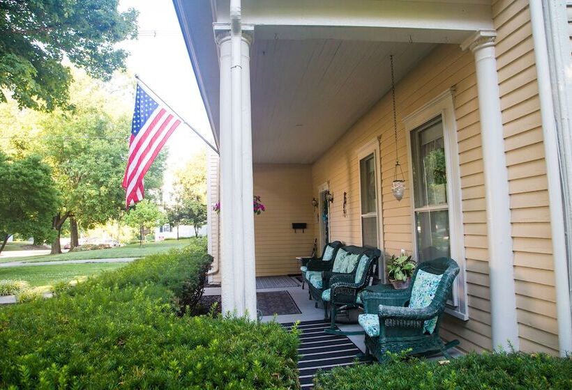 Red Rose Inn Bed & Breakfast