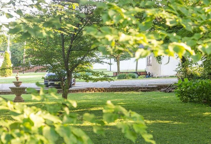 Red Rose Inn Bed & Breakfast