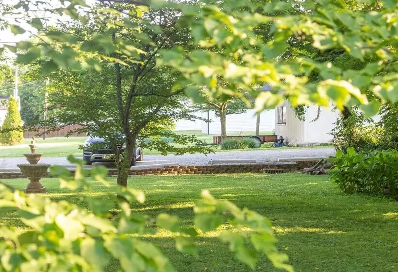 Red Rose Inn Bed & Breakfast