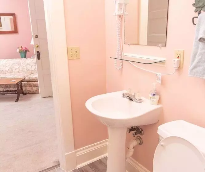 Red Rose Inn Bed & Breakfast