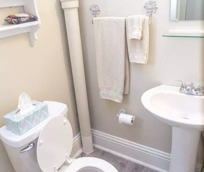 Red Rose Inn Bed & Breakfast