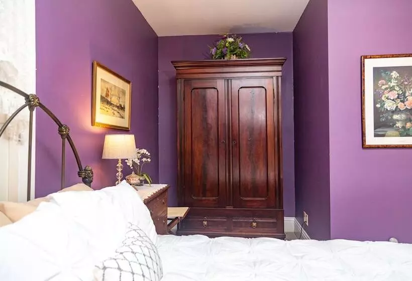 Red Rose Inn Bed & Breakfast