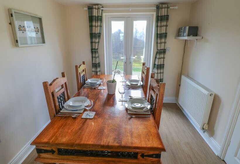 Saddlers Cottage, Berllandeg Farm