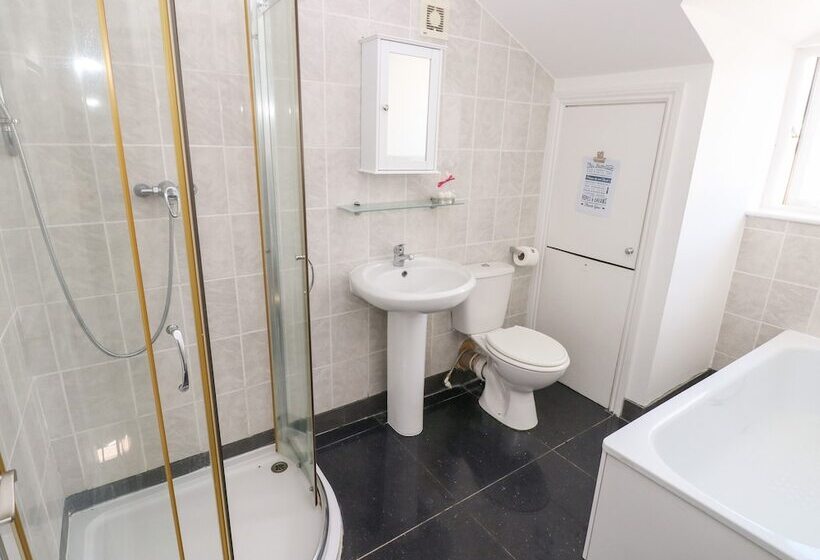 Saddlers Cottage, Berllandeg Farm