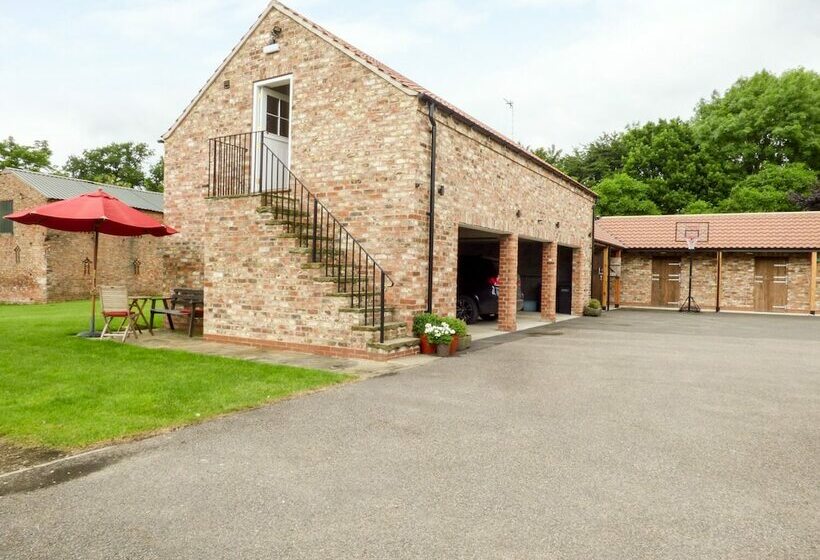 The Stables, Crayke Lodge