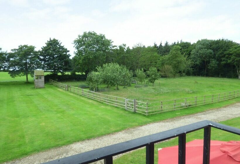 The Stables, Crayke Lodge