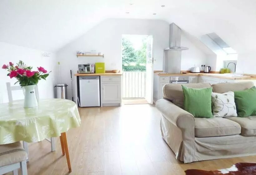 The Stables, Crayke Lodge