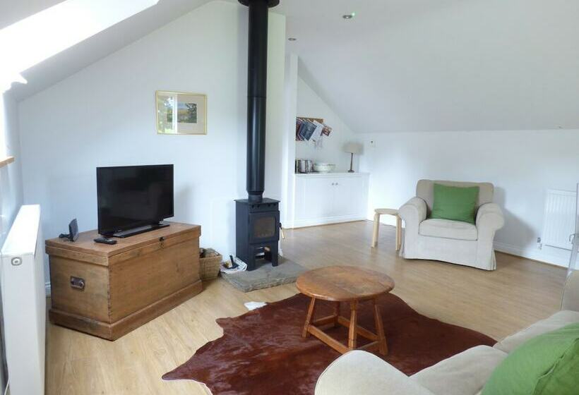 The Stables, Crayke Lodge