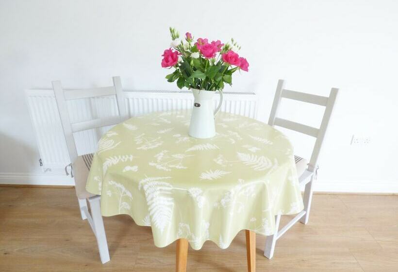 The Stables, Crayke Lodge