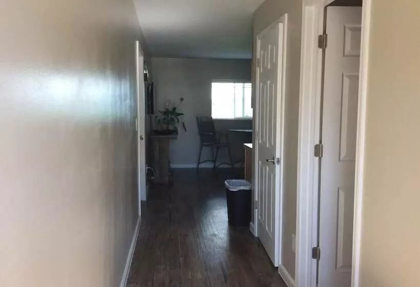 ベッドアンドブレックファースト Anglers Roost