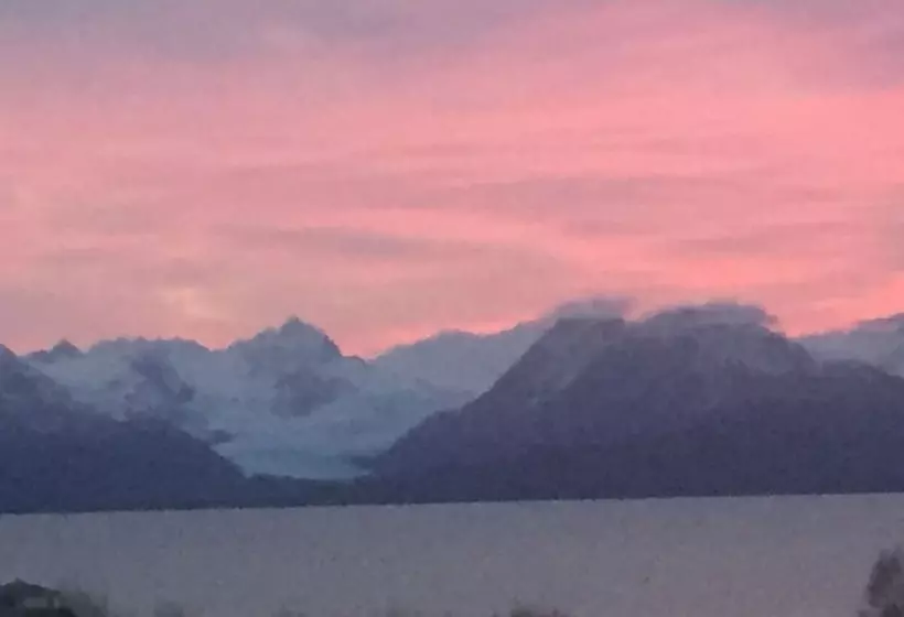 ベッドアンドブレックファースト Anglers Roost