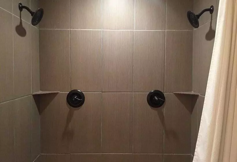 ベッドアンドブレックファースト Anglers Roost