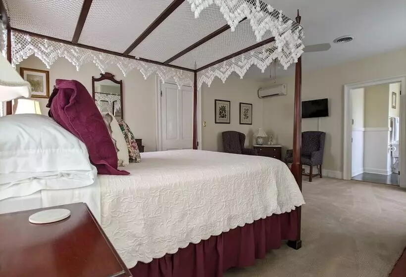 Benjamin Ellis House Bed & Breakfast