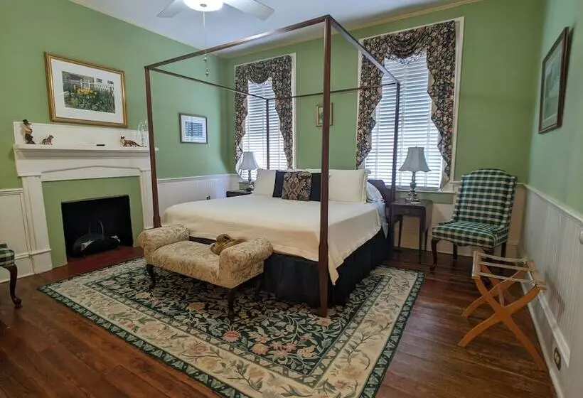 Benjamin Ellis House Bed & Breakfast