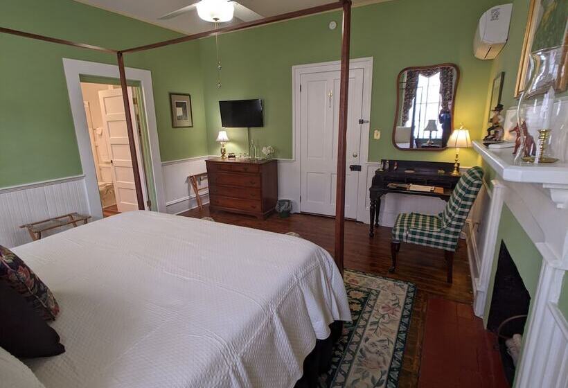 Benjamin Ellis House Bed & Breakfast