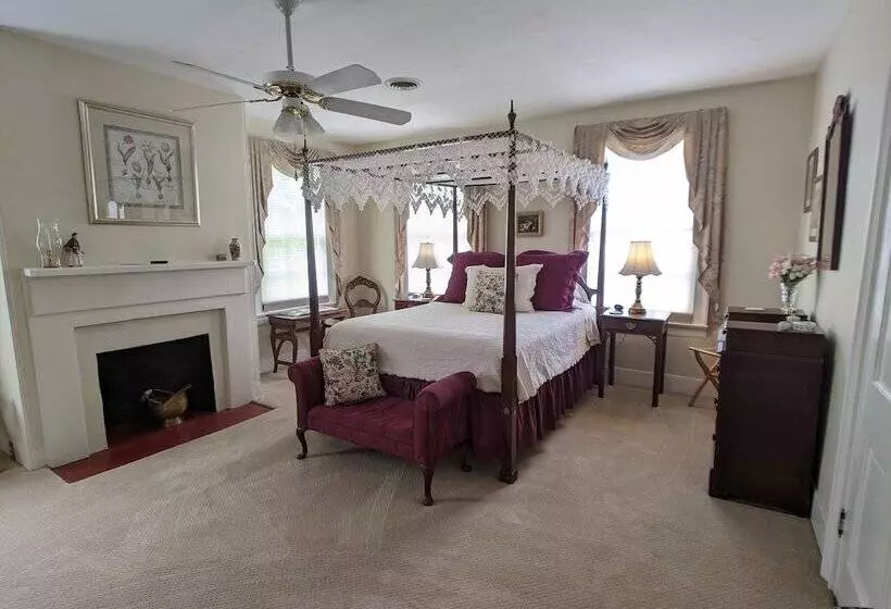 Benjamin Ellis House Bed & Breakfast