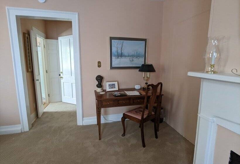 Benjamin Ellis House Bed & Breakfast