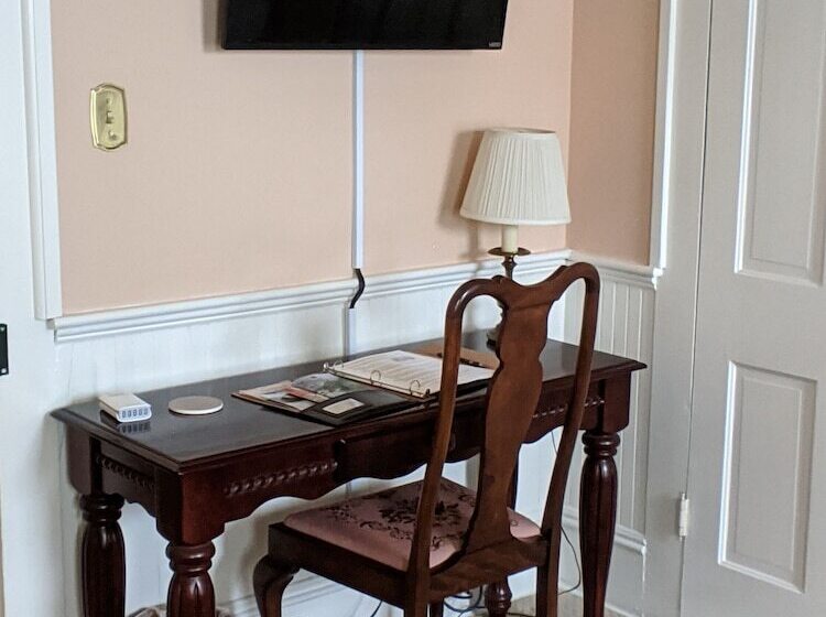 Benjamin Ellis House Bed & Breakfast