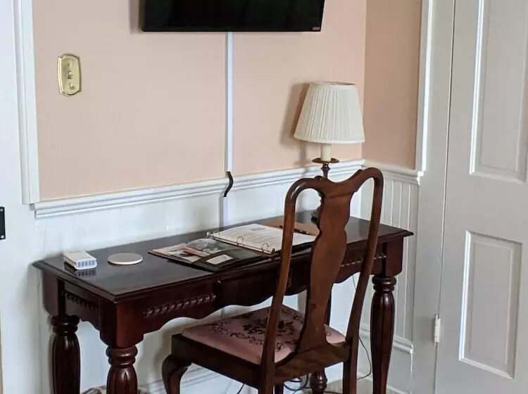 Benjamin Ellis House Bed & Breakfast