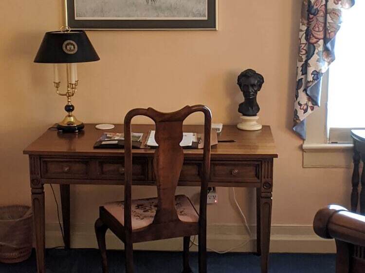 Benjamin Ellis House Bed & Breakfast