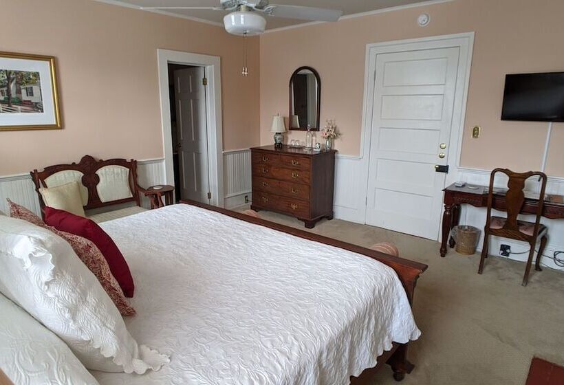 Benjamin Ellis House Bed & Breakfast