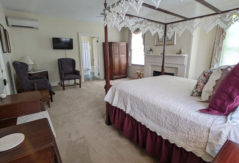 Benjamin Ellis House Bed & Breakfast