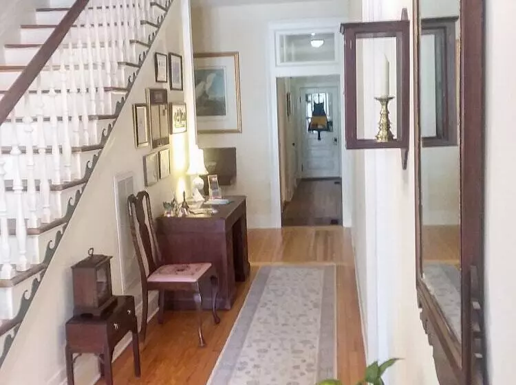 Benjamin Ellis House Bed & Breakfast