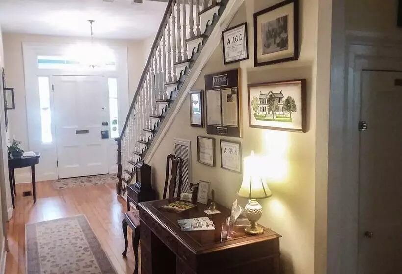 Benjamin Ellis House Bed & Breakfast