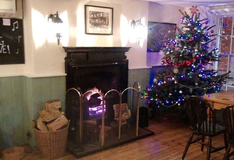 Хостел The Kings Arms