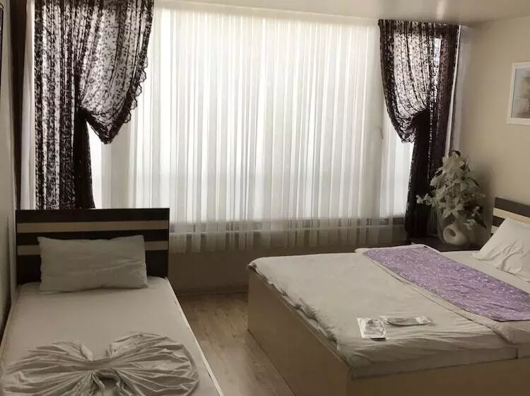 هتل Ahranis