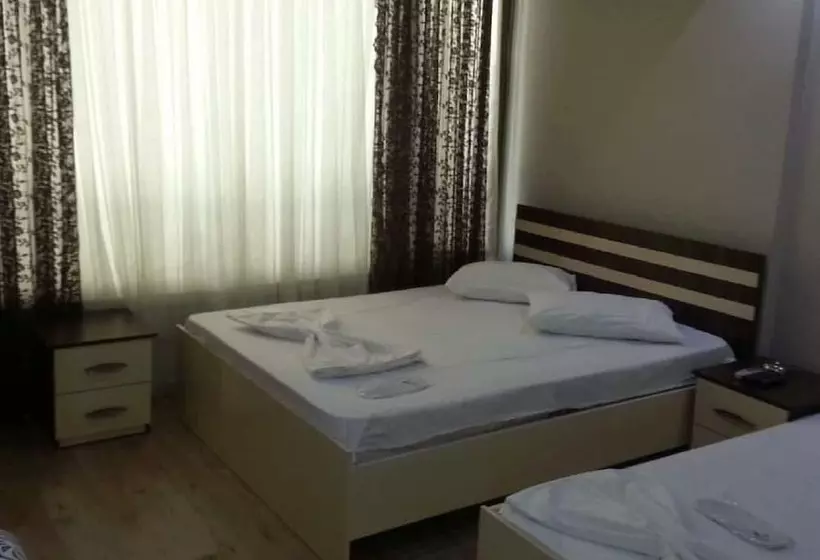 هتل Ahranis