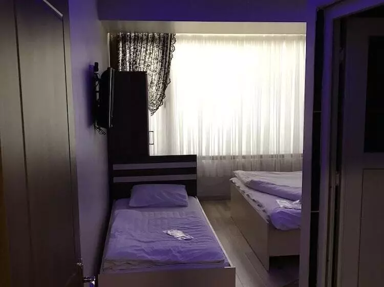هتل Ahranis