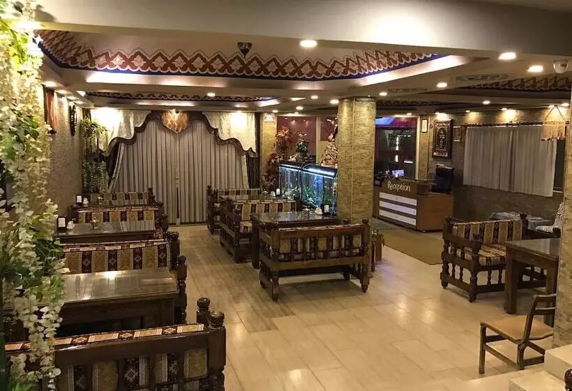 هتل Ahranis