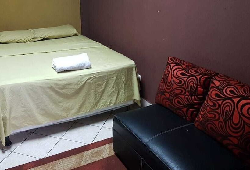 هتل Estancia Victoria